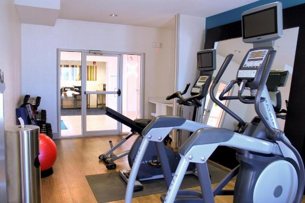 Holiday Inn Express Minden image 10