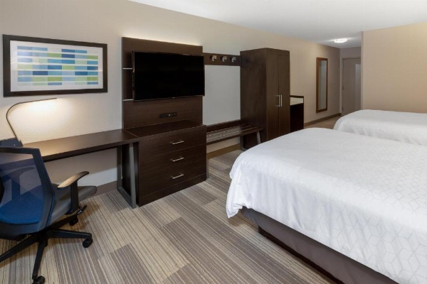 Holiday Inn Express Minden image 23